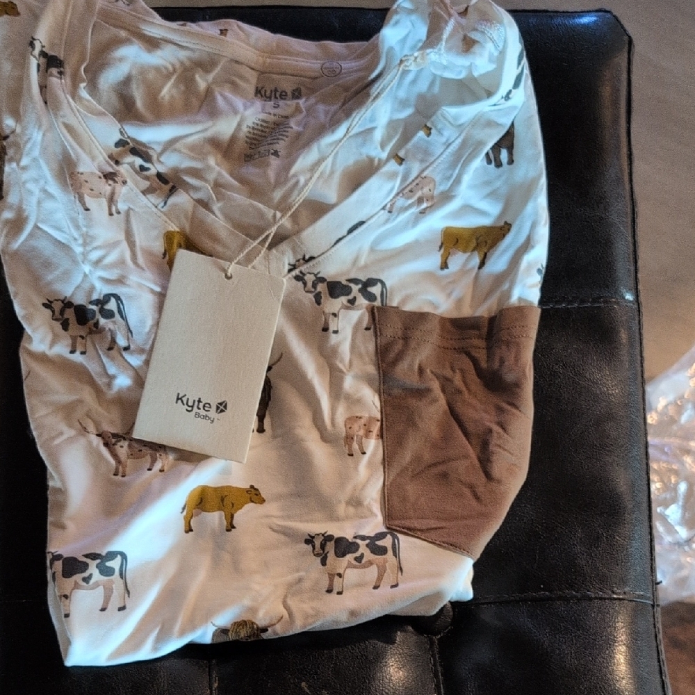 Kyte BABY Women's Short Sleeve Tee - Cow Print